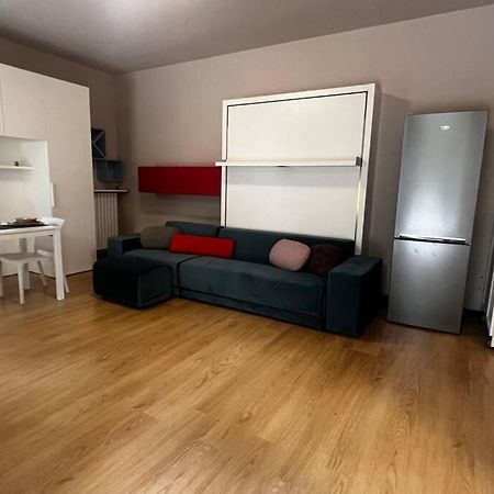 Urban House - Comfy Flat Navigli Milan Center Apartment Bagian luar foto