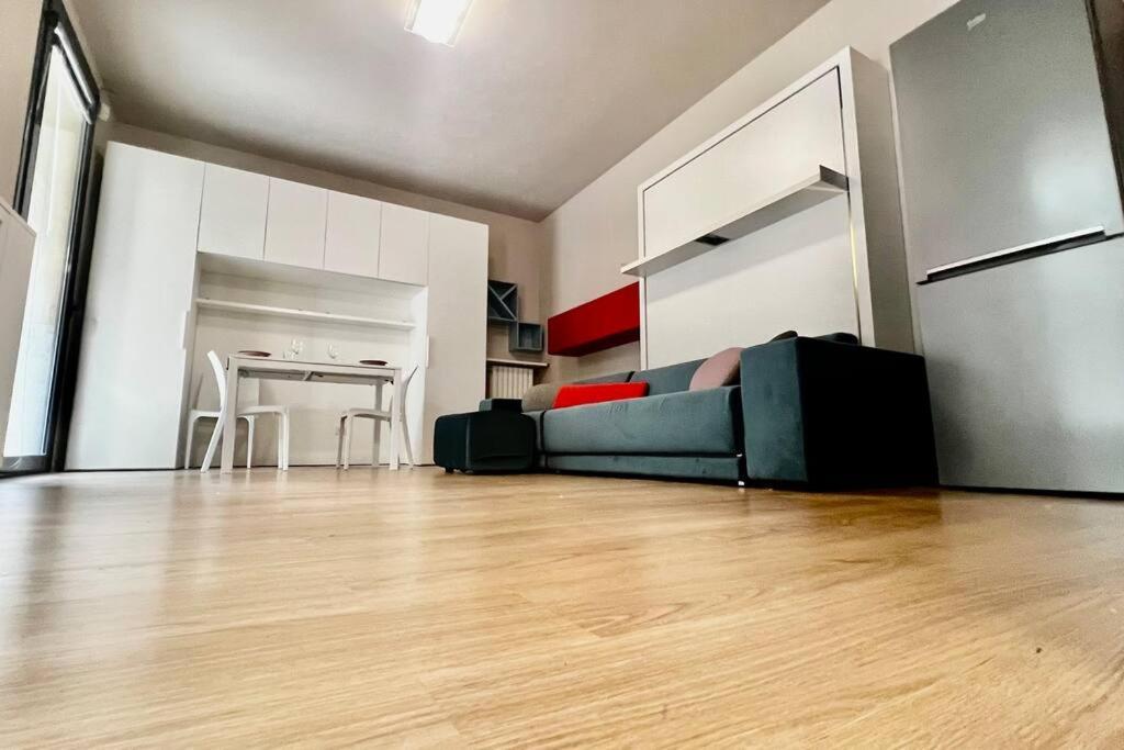 Urban House - Comfy Flat Navigli Milan Center Apartment Bagian luar foto