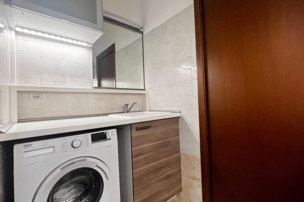 Urban House - Comfy Flat Navigli Milan Center Apartment Bagian luar foto