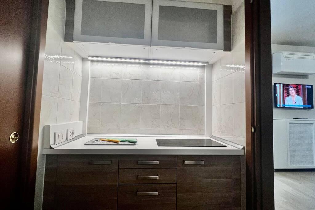 Urban House - Comfy Flat Navigli Milan Center Apartment Bagian luar foto