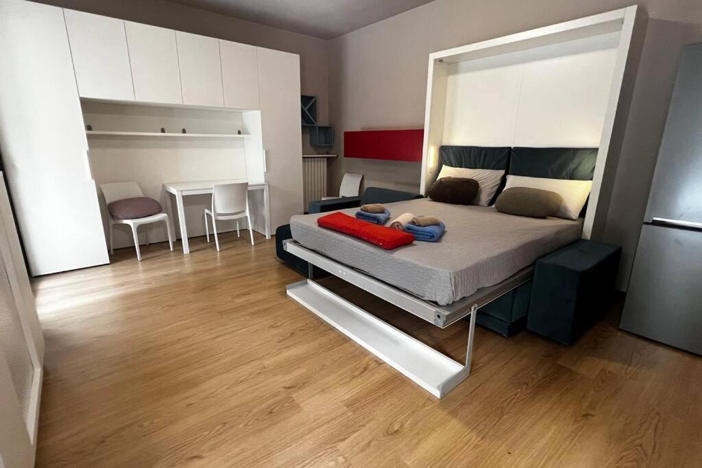 Urban House - Comfy Flat Navigli Milan Center Apartment Bagian luar foto